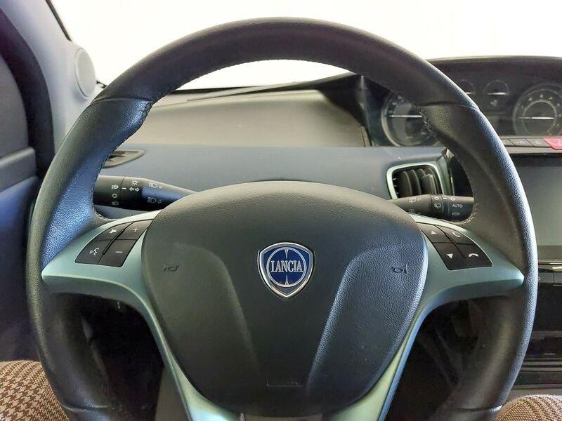 Lancia Ypsilon Ypsilon 1.0 FireFly 5 porte S&S Hybrid Platino