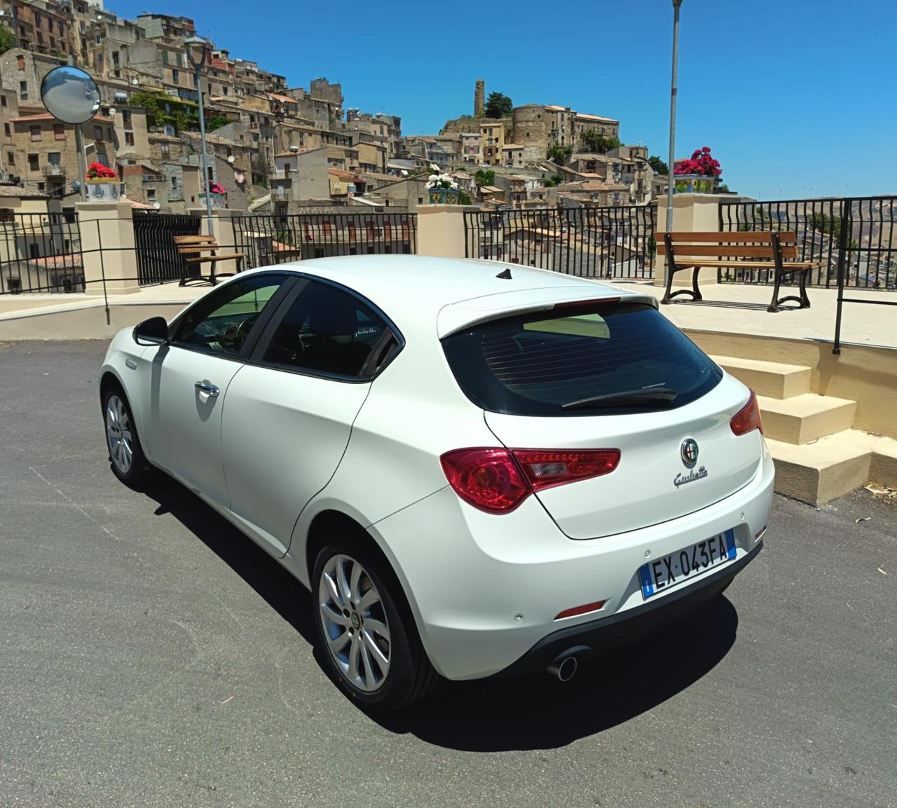Alfa Romeo Giulietta 1.6 JTDm-2 105 CV Distinctive