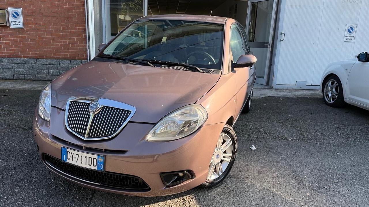 Lancia Ypsilon 1.4 Platino Ecochic GPL