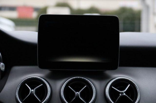 MERCEDES-BENZ CLA 180 S.W. Business