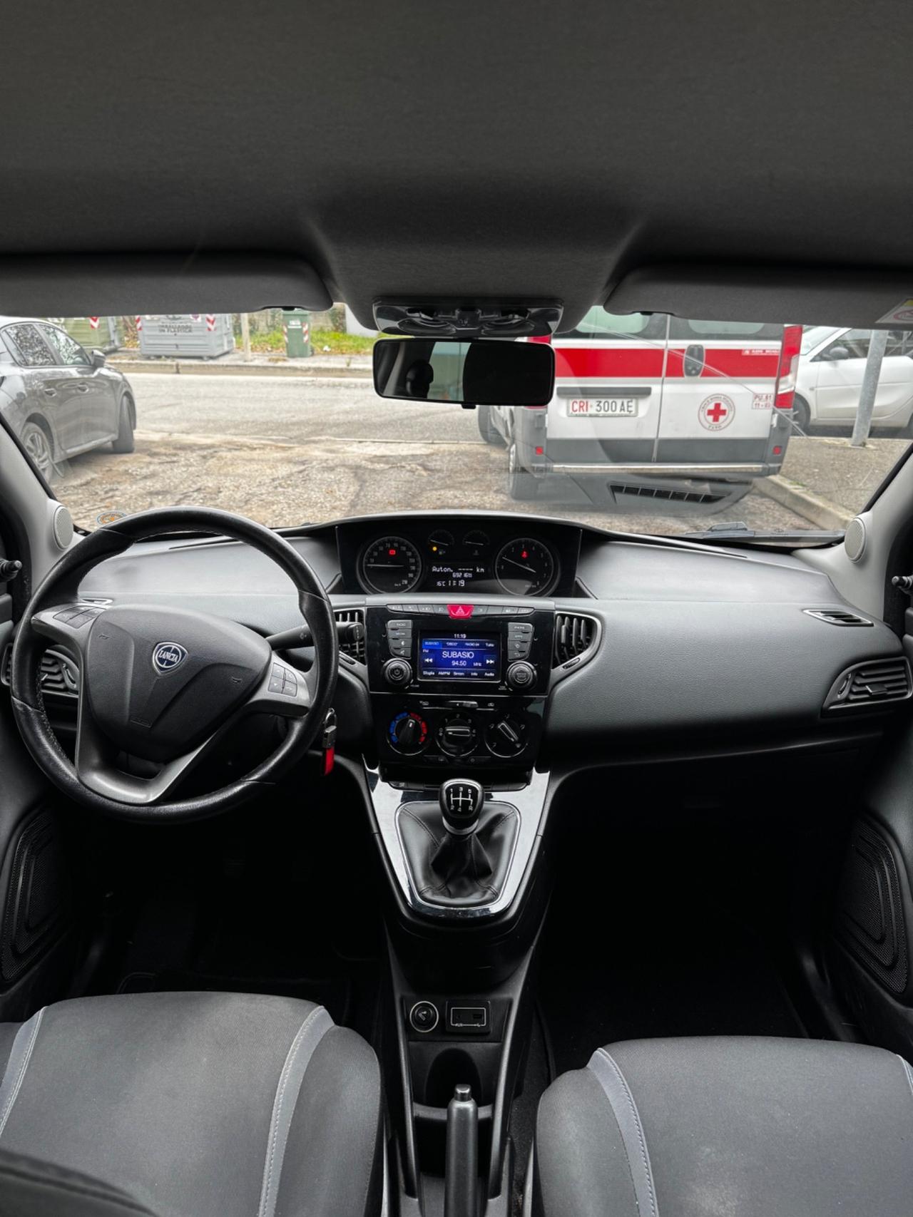 Lancia Ypsilon 1.2 69 CV 5 porte