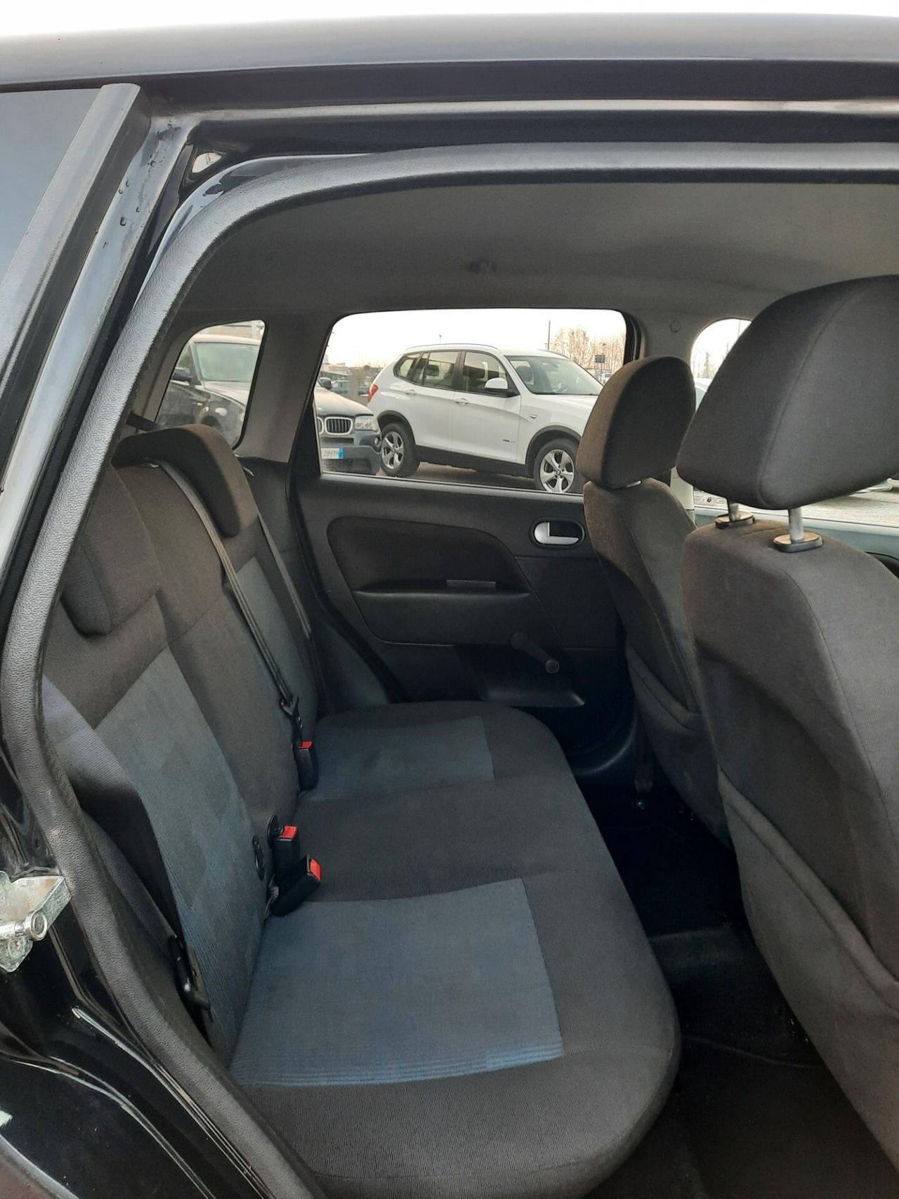 Ford Fiesta 1.4 TDCi 5p. Ghia UNICO.PRO