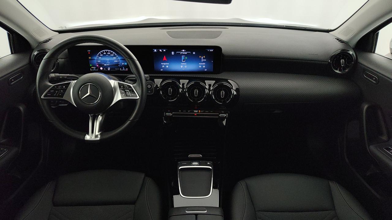 Mercedes-Benz A 180 d Advanced auto
