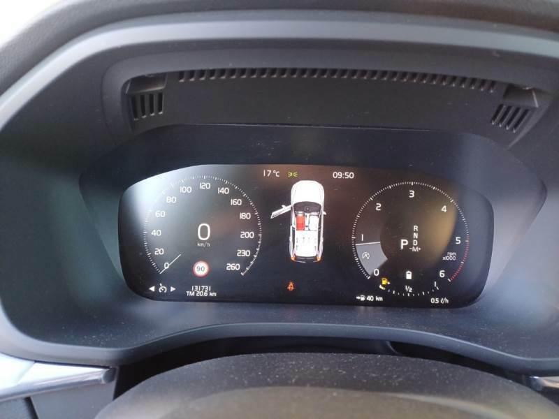 VOLVO XC60 B4 D AWD automatico Momentum Pro