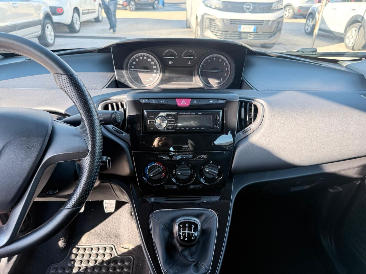 Lancia Ypsilon 1.2 69 CV 5 porte Silver