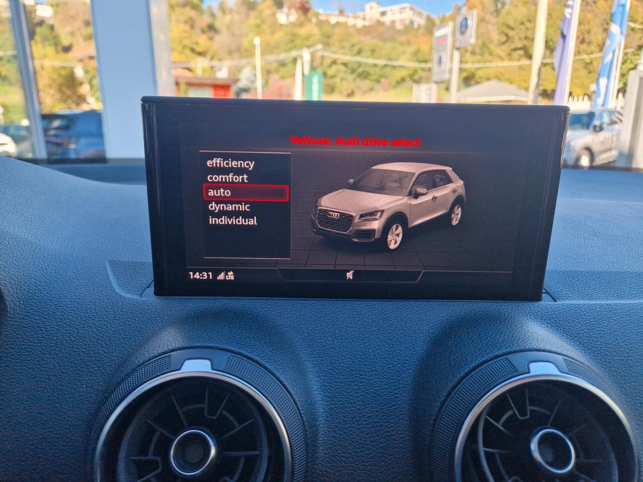 Audi Q2 35 TFSI S tronic Identity Black