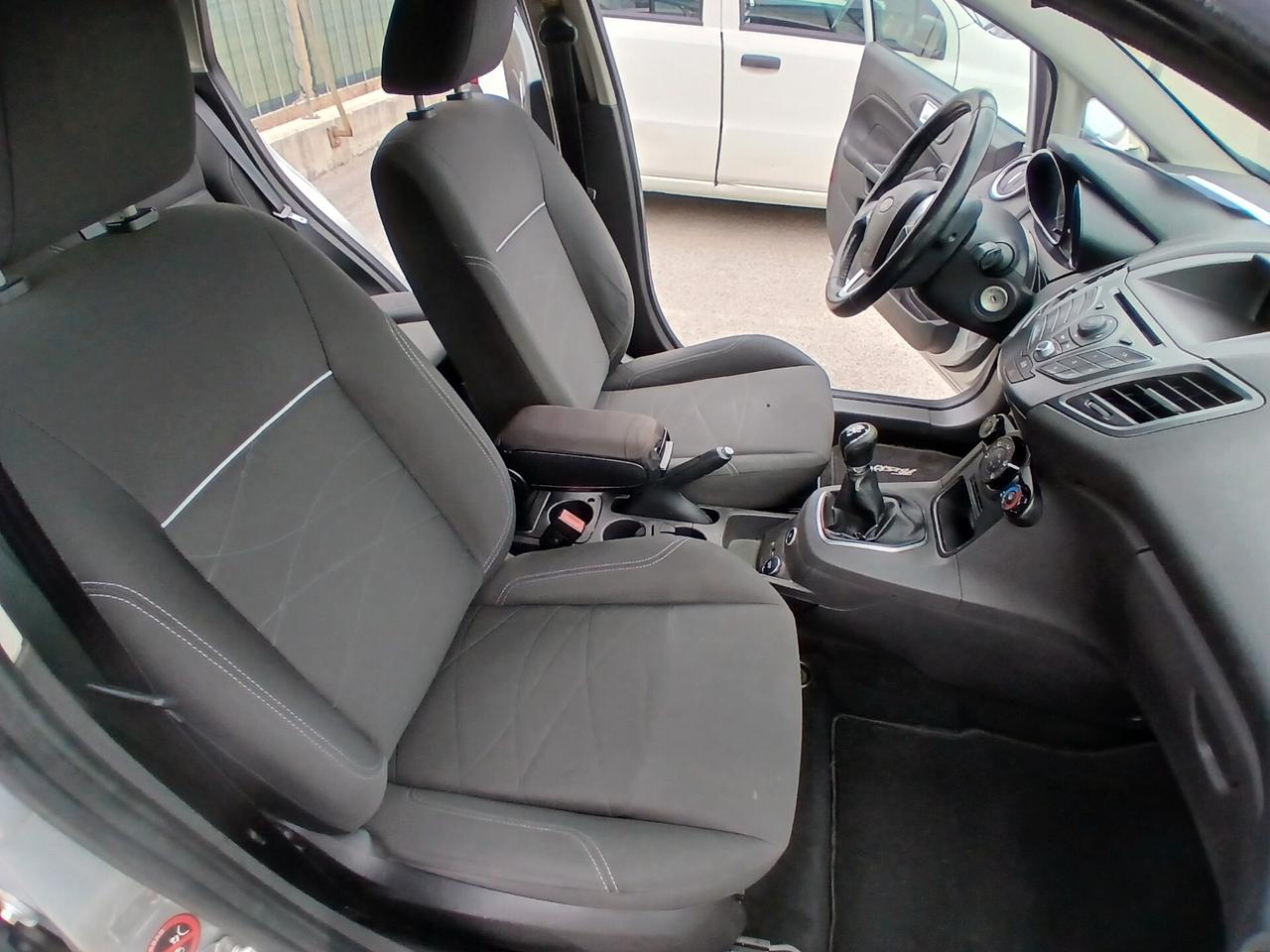 FORD FIESTA 1.4 Bz- GAS GPL 2013