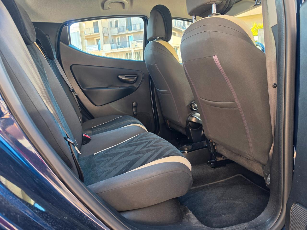 Lancia Ypsilon 1.2 69 CV 5 porte Gold