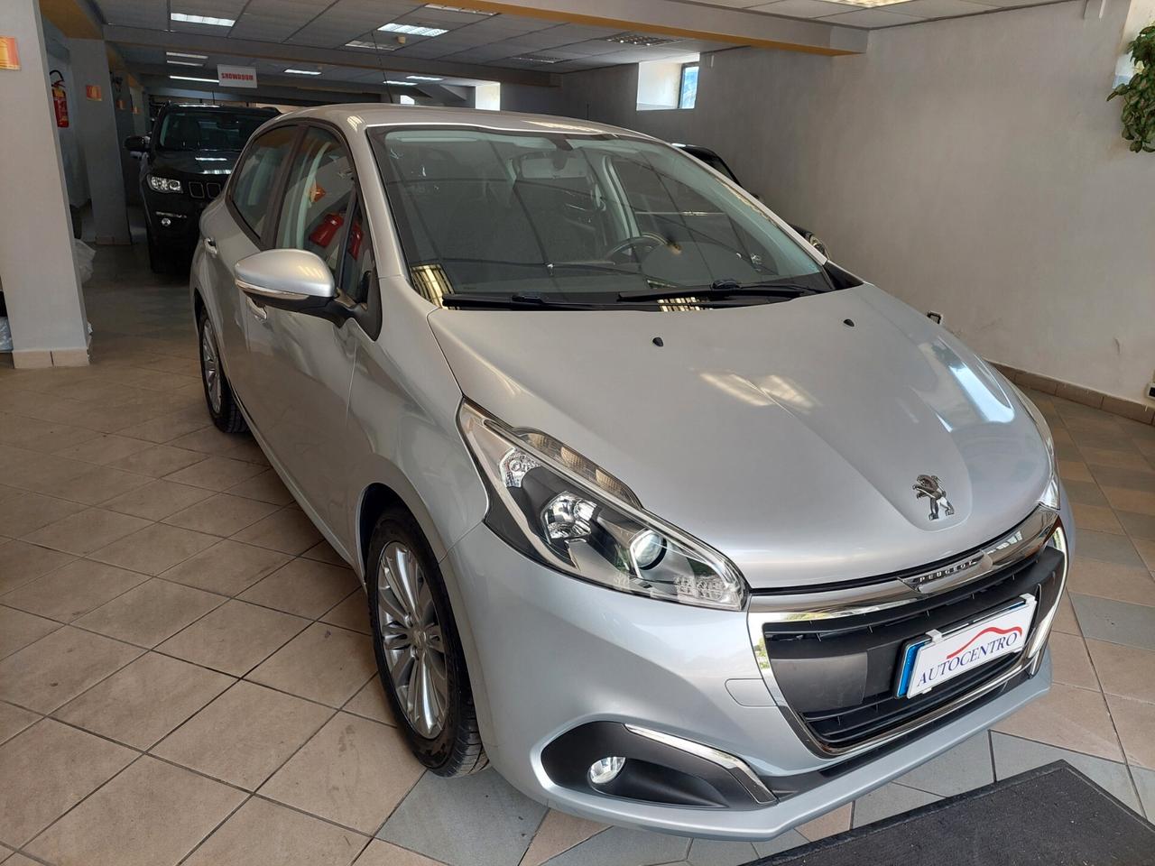 Peugeot 208 PureTech 82 5 porte Allure