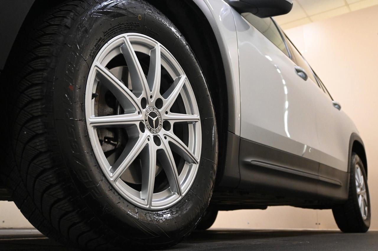 MERCEDES GLB (X247) GLB 200 d Automati...