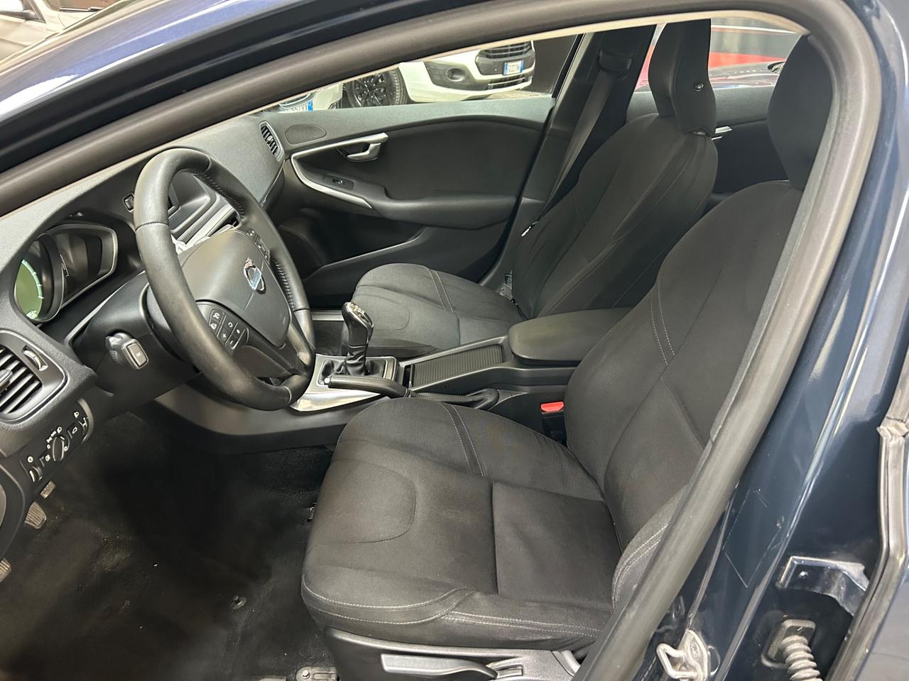 Volvo V40 Cross Country D2 1.6 114cv Momentum