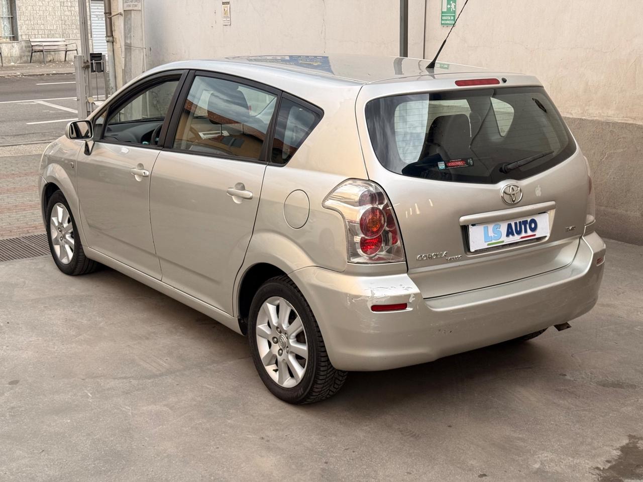 Toyota Corolla Verso 2.2 16V D-4D Sol