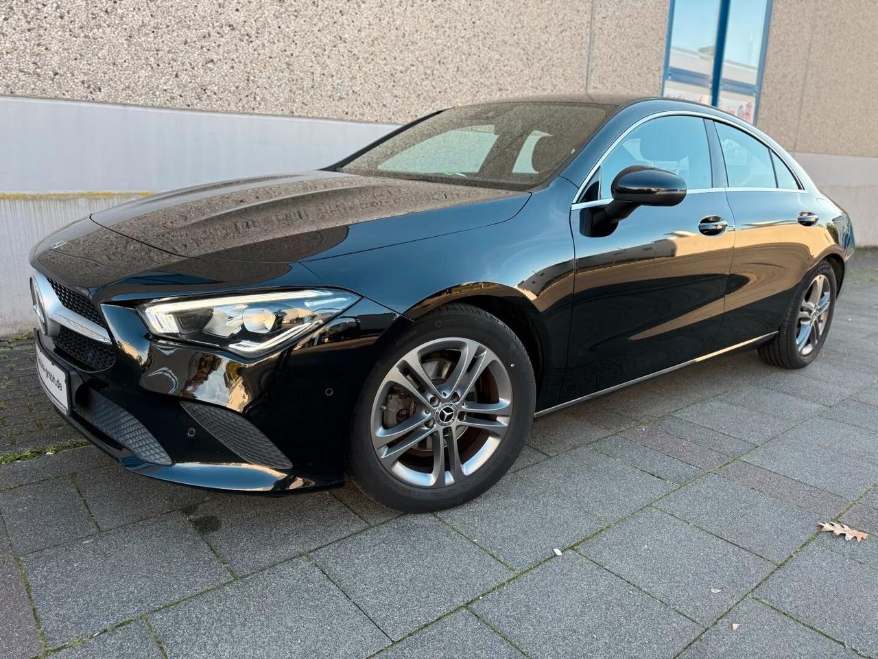Mercedes-benz CLA 180 d Coupé Telecamera LED ParkAssist Navigazione