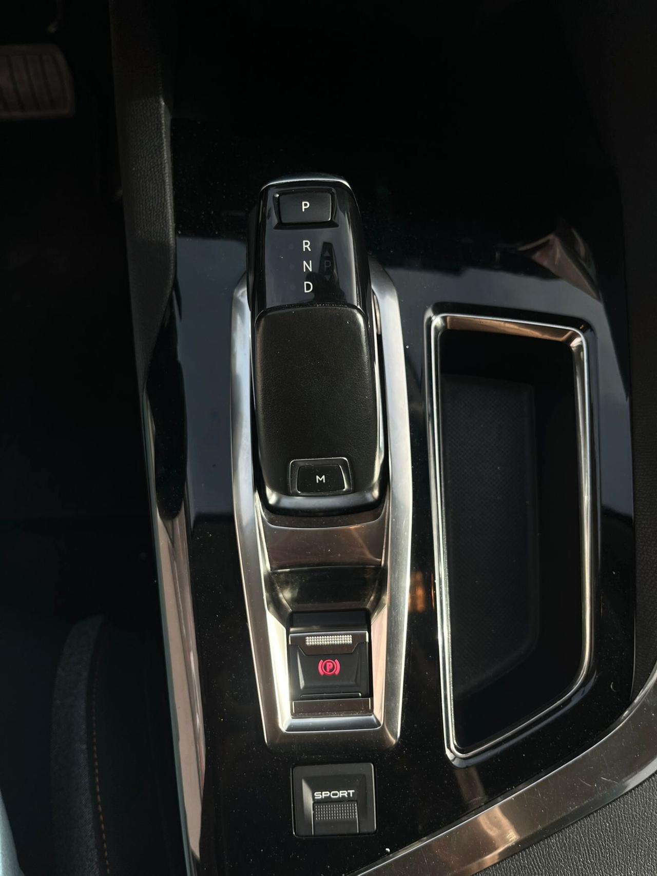 Peugeot 3008 BlueHDi 130 S&S EAT8 Business