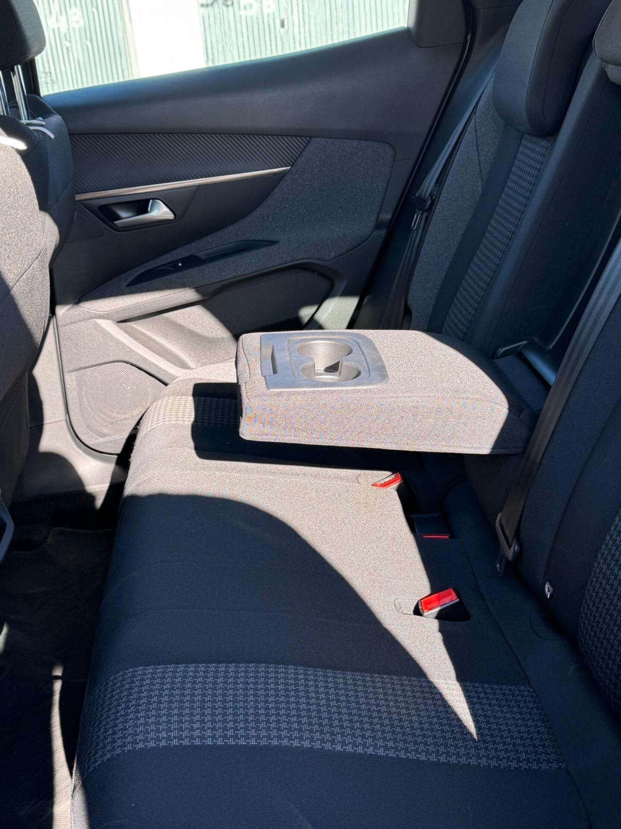 Peugeot 3008 BlueHDi 130 S&S Active