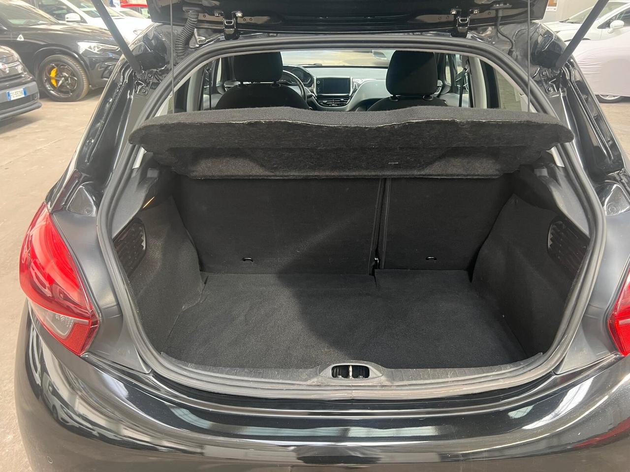 Peugeot 208 PureTech 82 5 porte Allure NEOPATENTATI