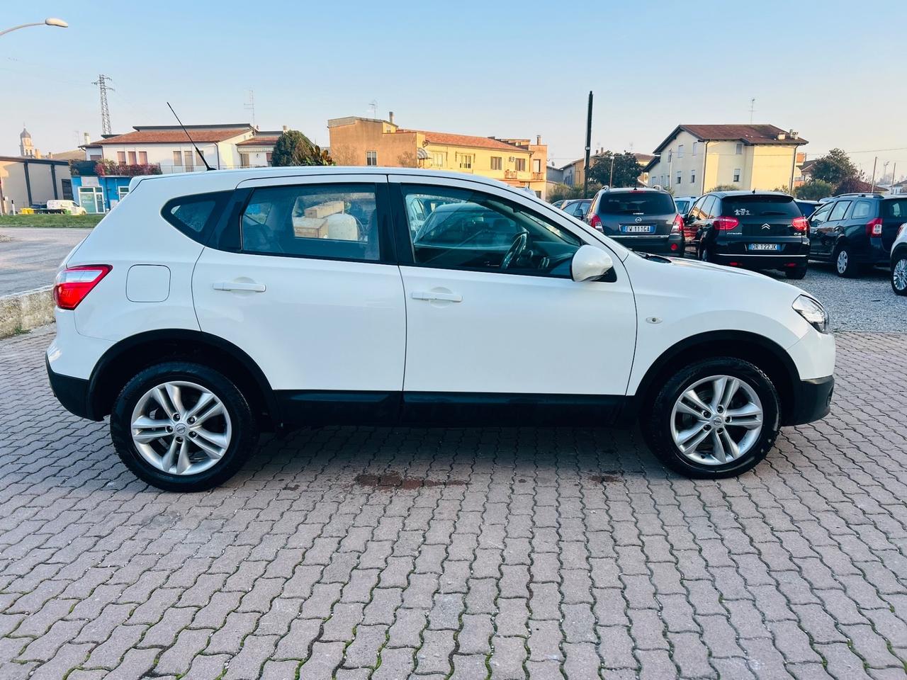 Nissan Qashqai 2.0 dCi DPF Tekna