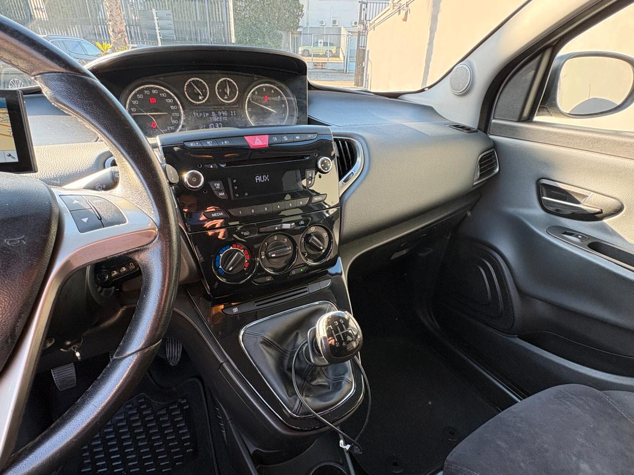 Lancia Ypsilon 1.2 69 CV 5 porte GPL Ecochic Silver