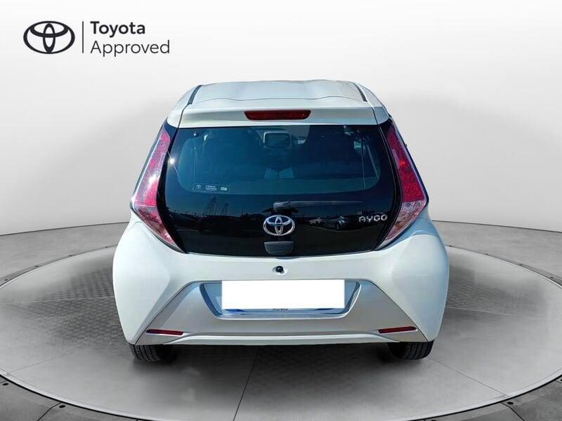 Toyota Aygo 1.0 x-play 5p m-mt my15