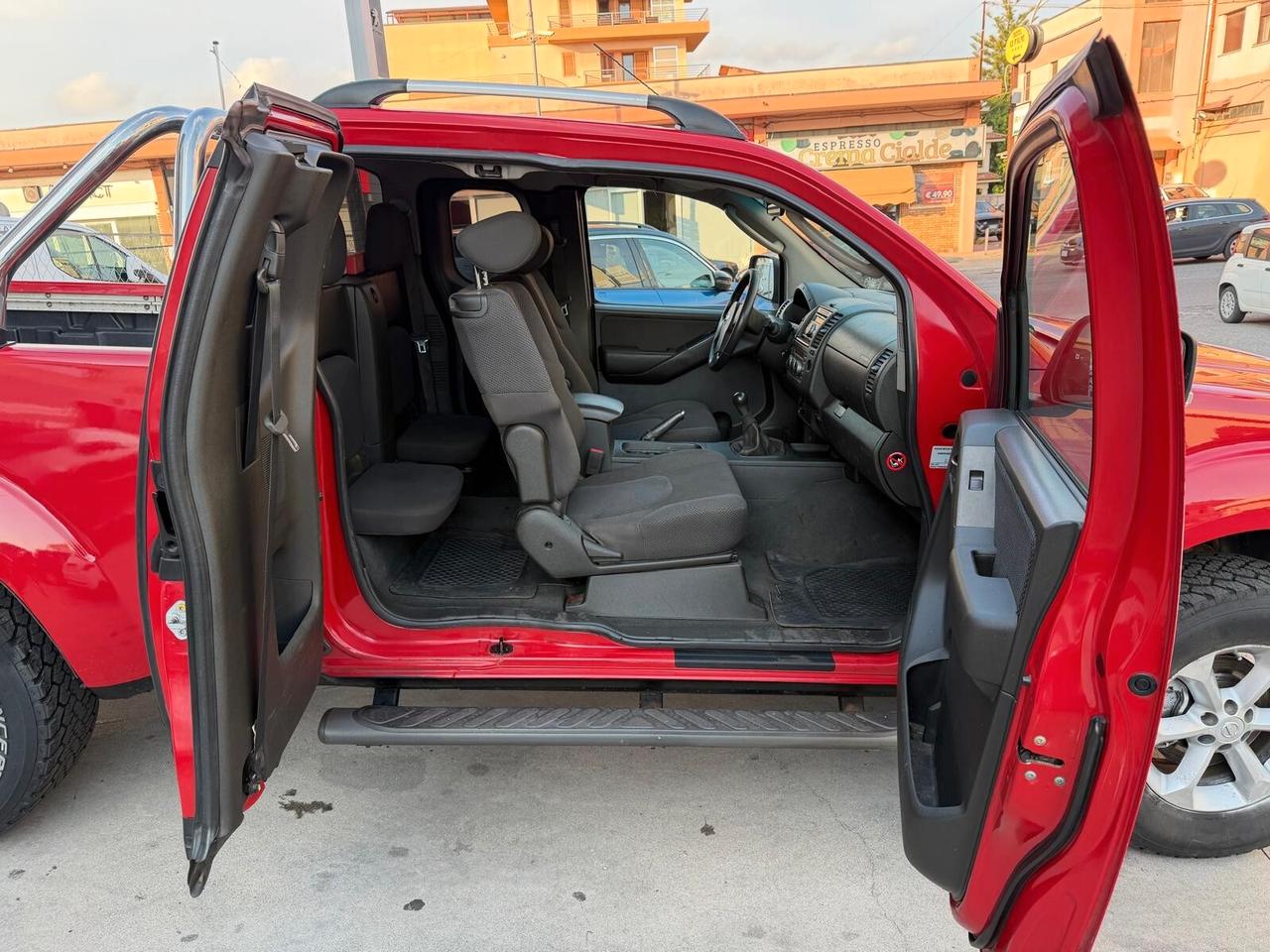 Nissan Navara 2.5 dCi LE