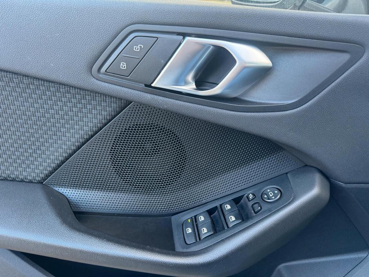 BMW 116d 5p. Sport AUTO LED NAVI RETROCAMERA