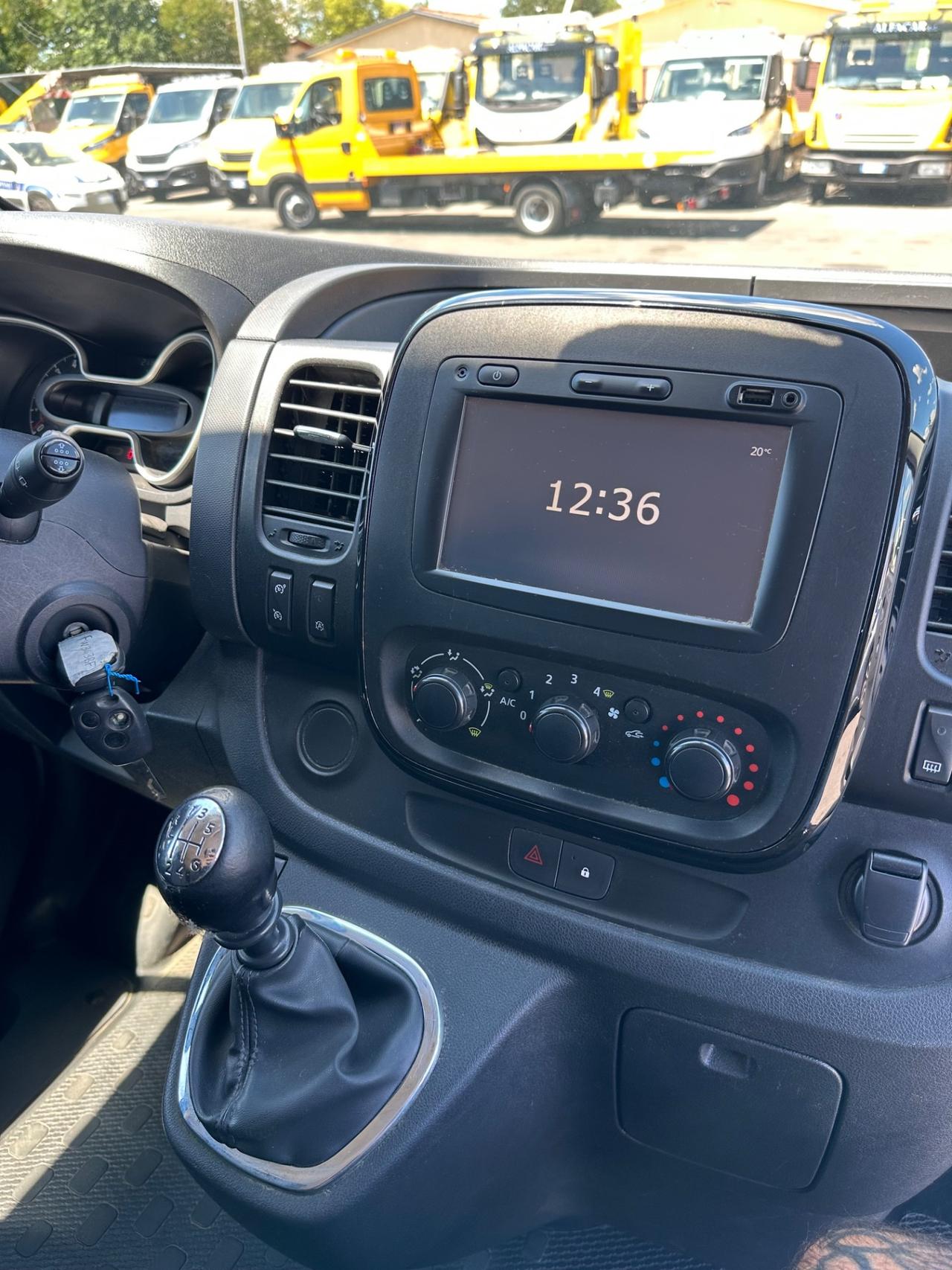 Opel Vivaro 9 posti Passo lungo