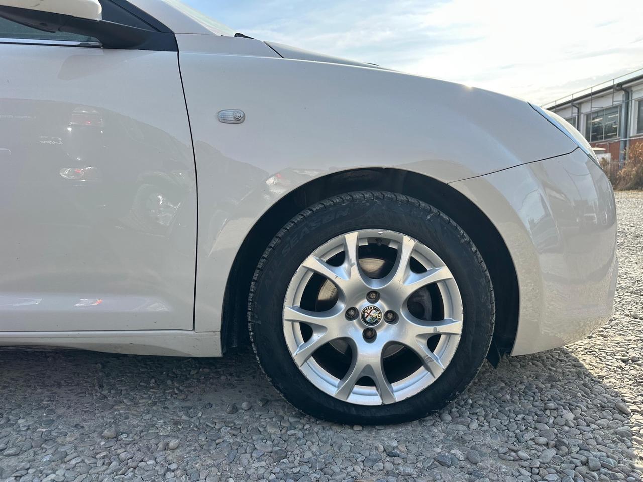 Alfa Romeo MiTo 1.4 105 CV M.air S&S Distinctive Sport Pack