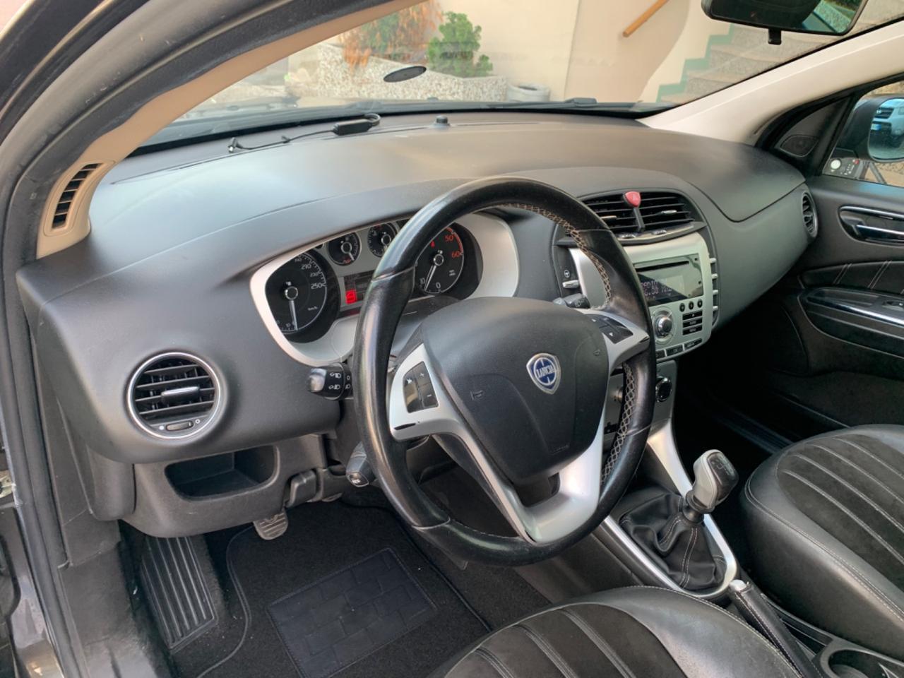 Lancia Delta 1.6 MJT DPF Gold