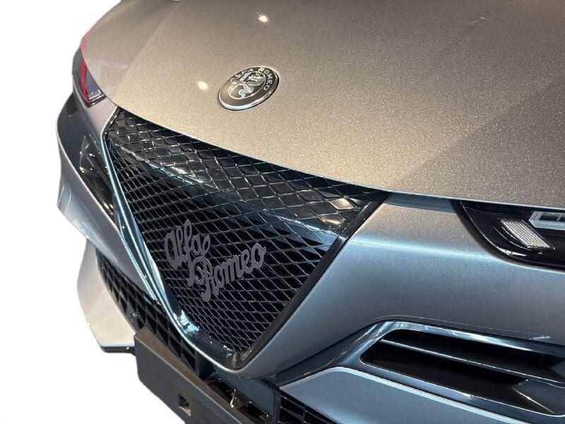 Alfa Romeo Junior Ibrida My25 Ibrida Q4 1.2 145cv Hybrid Edct6