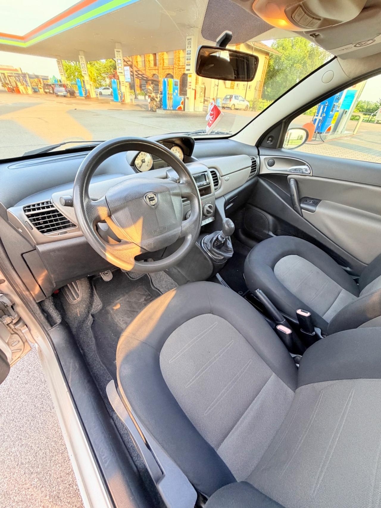 Lancia Ypsilon 1.2 Oro Plus