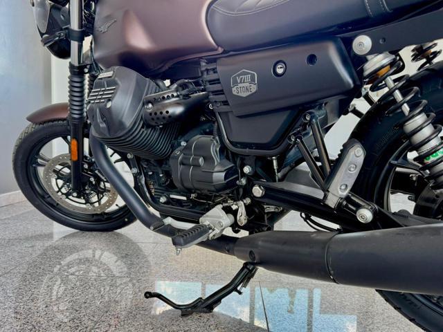 MOTO GUZZI V7 STONE - *NIGHT PACK*