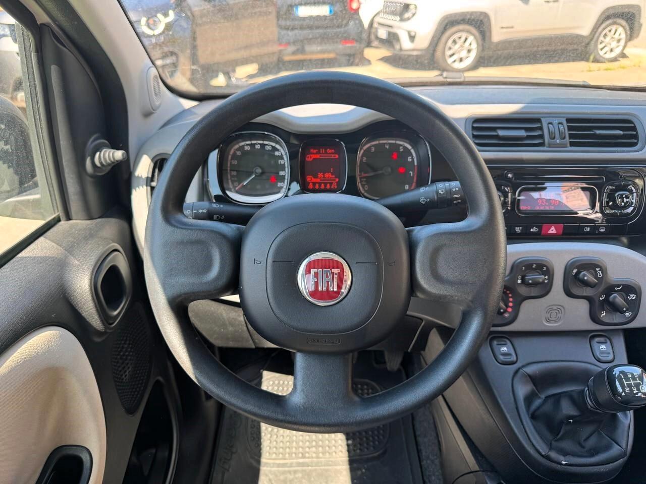 Fiat Panda 1.2 Lounge 04/2012 35000 KM