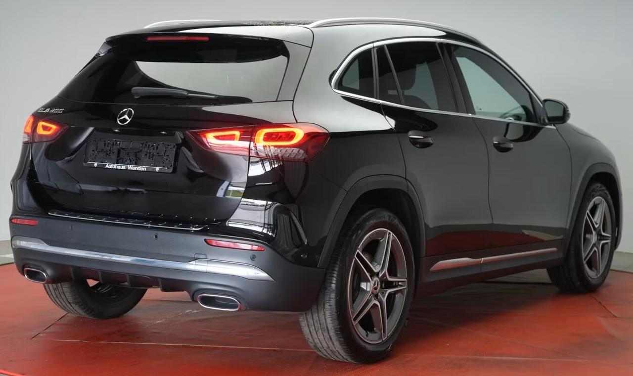 Mercedes-benz GLA 200 Automatic AMG - KAMERA - LED - NAVI