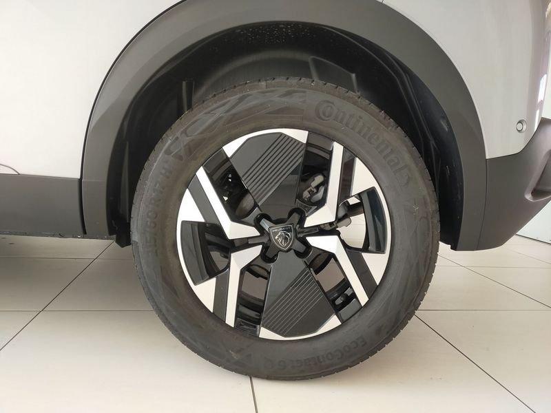 Peugeot 2008 Hybrid 136 e-DCS6 Allure + Vision & Drive KM0