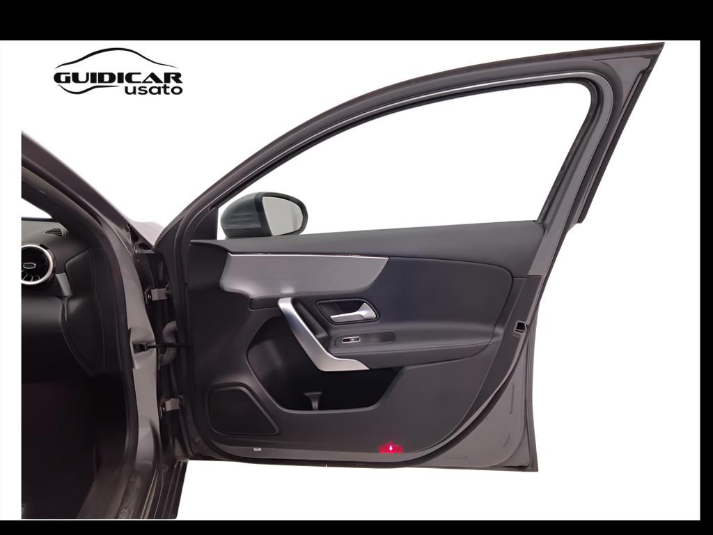 Mercedes-Benz Classe A - W177 2018 - A 180 d Sport auto