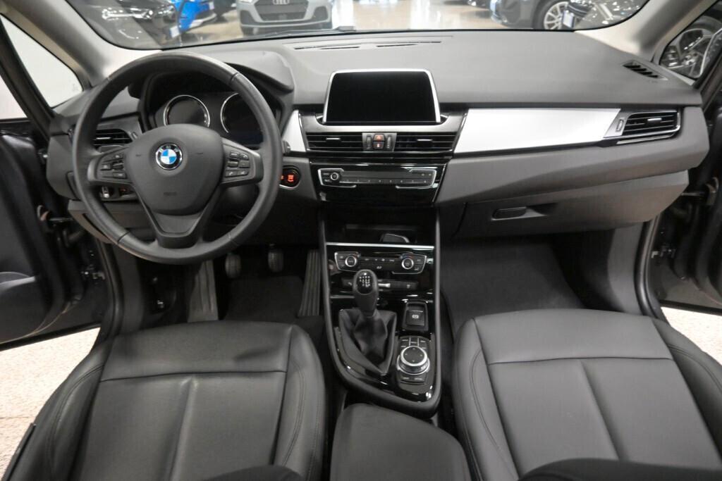 BMW 216D ACTIVE TOURER 116CV 6M. BUSINESS ADVANTAGE ( FARI LED - PELLE - TETTO PANORAMICO APR. - CRUISE - NAVI - PARK ASSISTANT - TELECAMERA POST. )