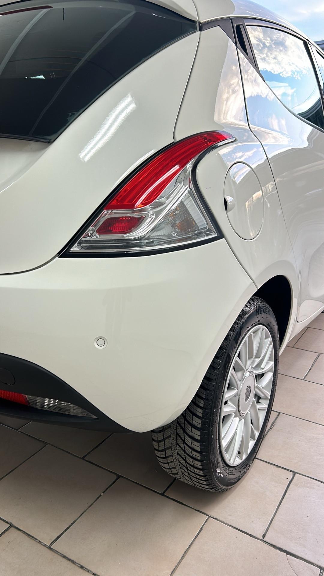 Lancia Ypsilon 0.9 TwinAir Automatica Platinum 2015