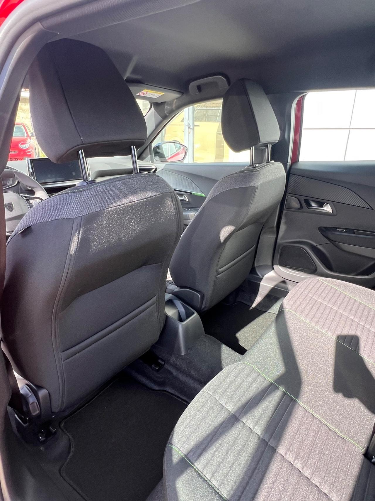 Peugeot 2008 1.2 Style possibilità noleggio no scoring