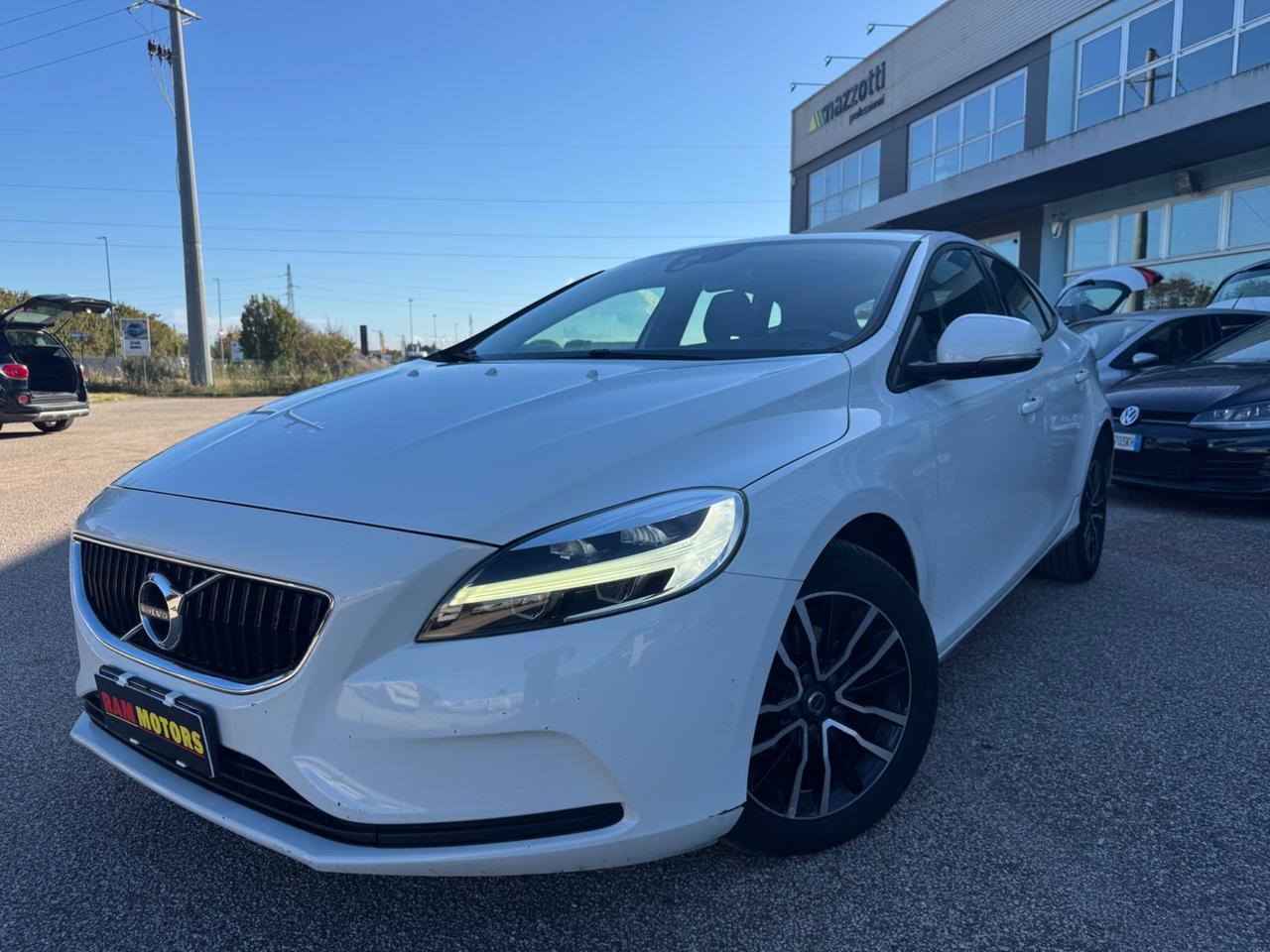 Volvo V40 D2 2.0 120CV Inscription NEOPATENTATI