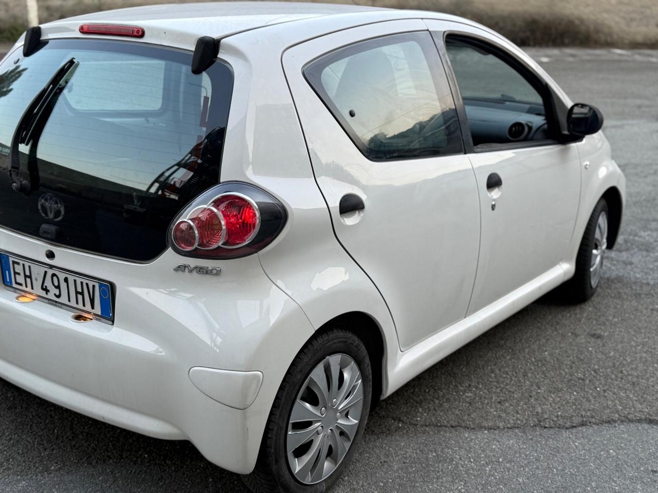 Toyota Aygo 1.0 12V VVT-i 5 porte Lounge Connect MMT