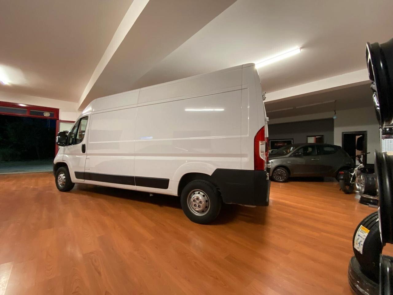Peugeot Boxer 330 2.2 BlueHDi 140 S&S PC-TN Furgone