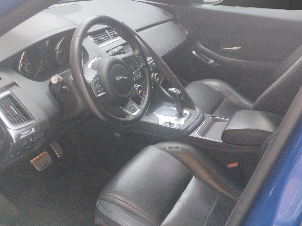 Jaguar E-Pace 2.0d i4 R-Dynamic.240cv.PANORAMA.