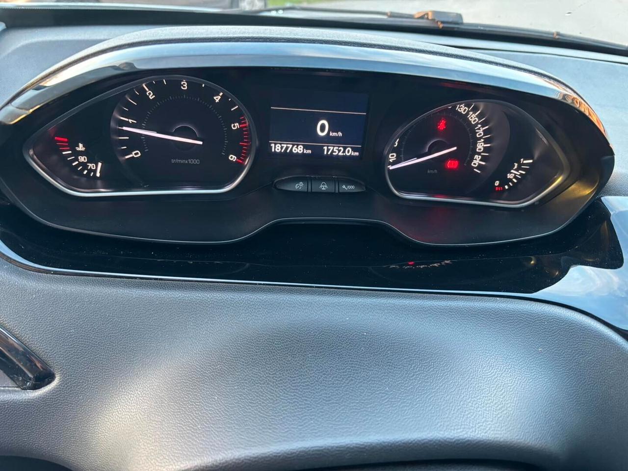 Peugeot 208 1.4 HDi 68 CV 5 porte Business