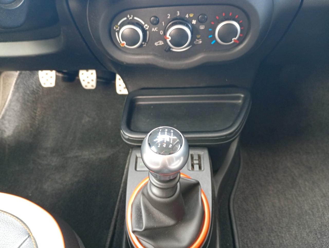 Renault Twingo TCe 90 CV EDC Intens
