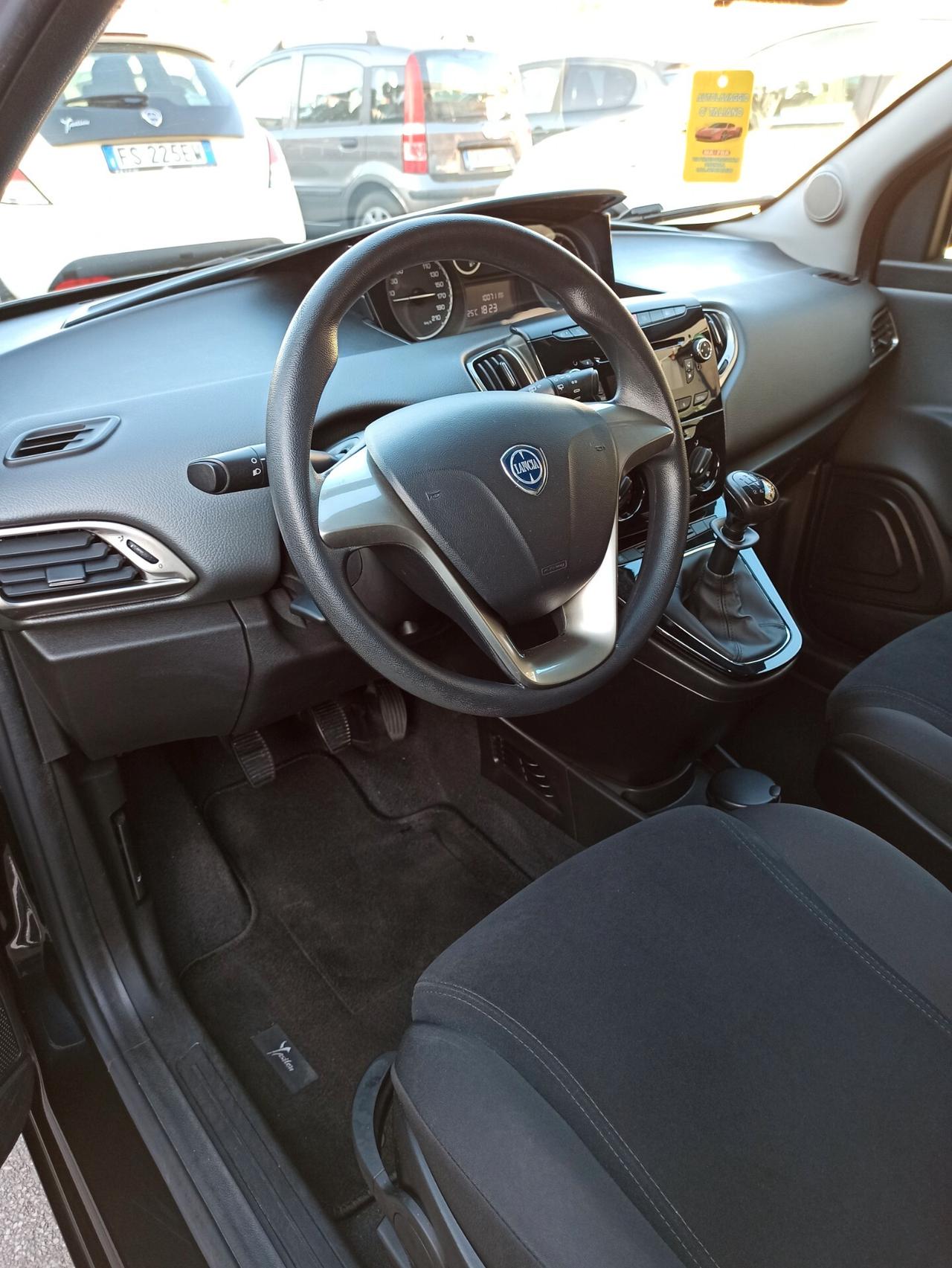 Lancia Ypsilon 1.2 69 CV 5 porte Gold Impeccabile!!!!!