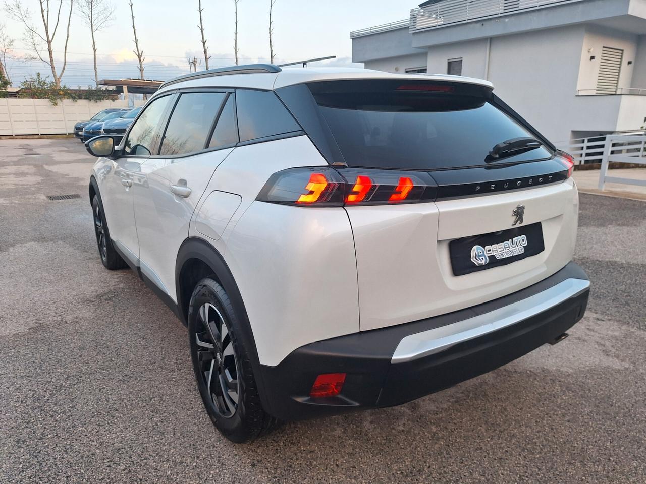 Peugeot 2008 1.5 HDi 130cv EAT8 Allure NAV+RETROCAM. 2023