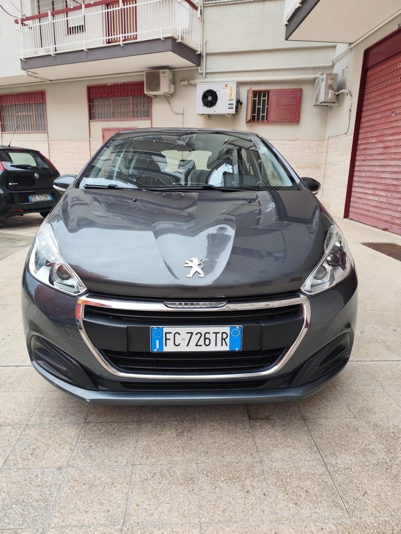 Peugeot 208 1.6 Diesel 75 5 porte Allure
