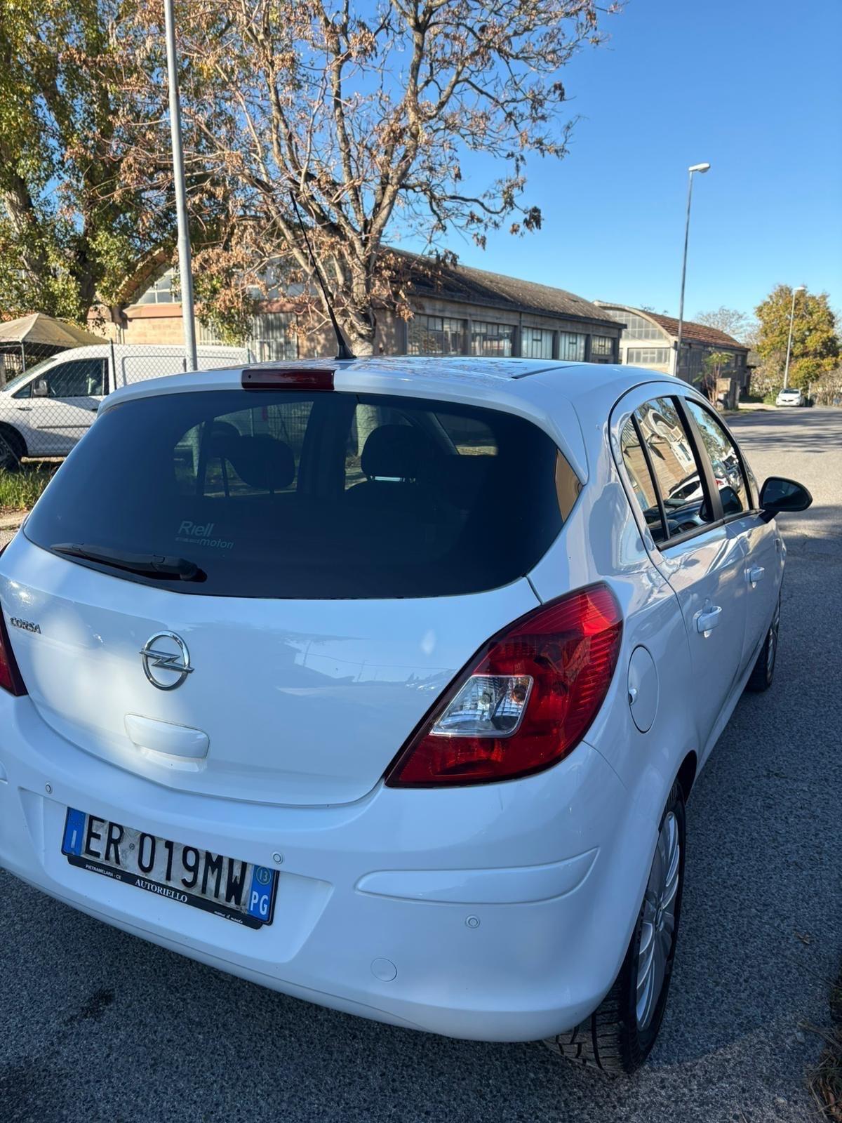 Opel Corsa 1.2 85CV 5 porte GPL-TECH Edition