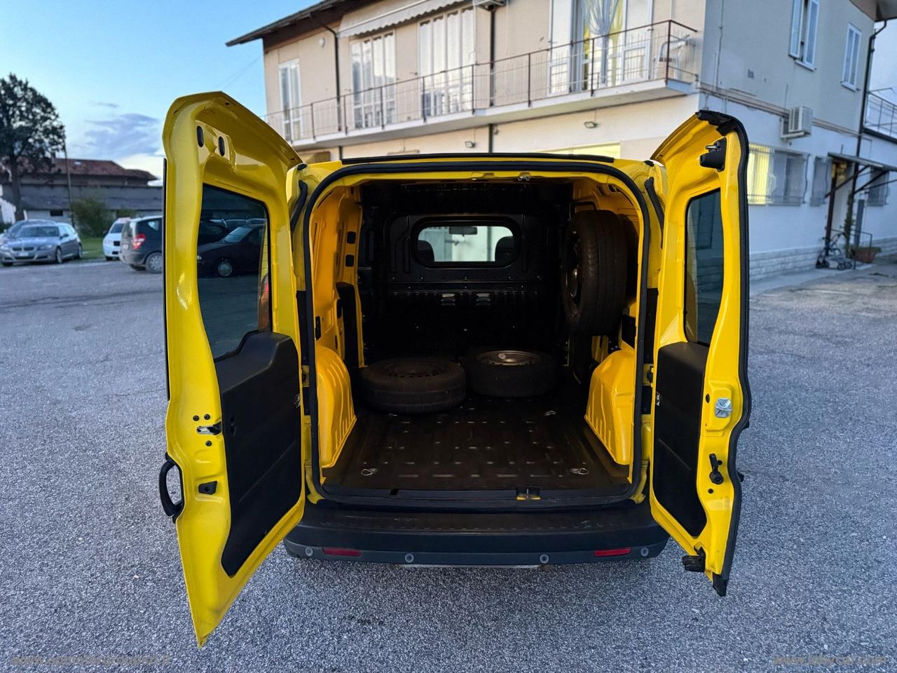 Doblò 1.4 JETBN NATURAL POWER SX Cargo Maxi