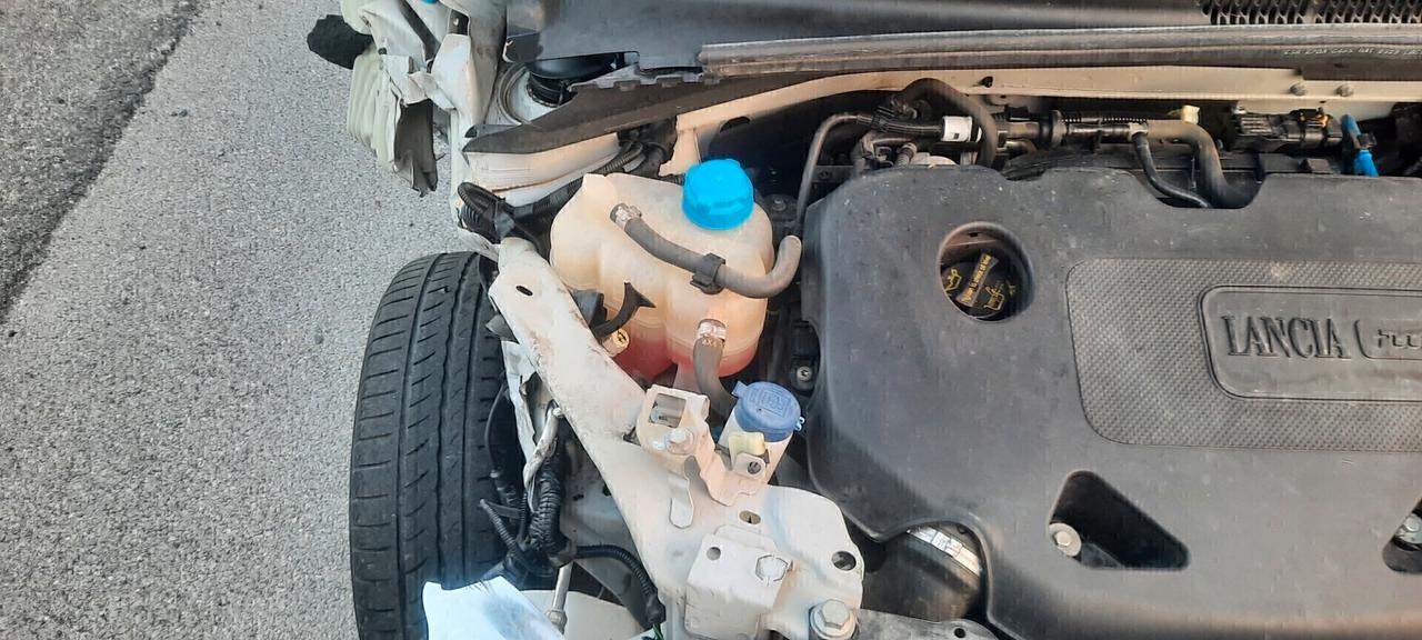 Lancia Ypsilon 0.9 TwinAir 85 CV 5 porte Metano Ecochic Mya